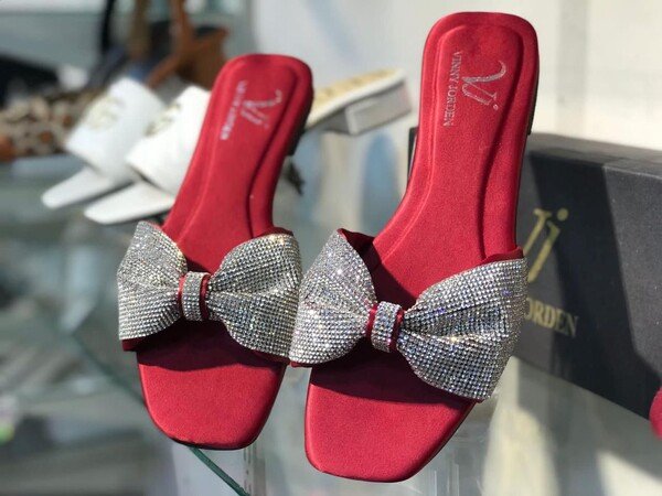 Vinny Jorden Women’s Slippers with Embellished Bow | Elegant, Comfortable Footwear