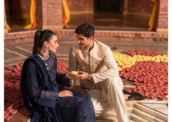 Mahnur Nazakat Embroidered Luxury Khaddar 3pc - Graceful and Timeless Elegance