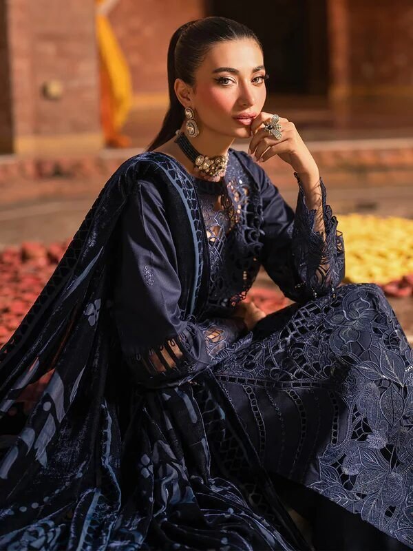 Mahnur Nazakat Embroidered Luxury Khaddar 3pc - Graceful and Timeless Elegance