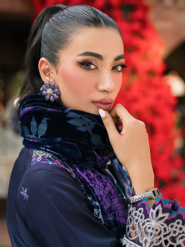 Mahnur Nazakat Embroidered Luxury Khaddar 3pc - A Timeless Piece for Winter Elegance M-NAZ-EMB-3PC-D11