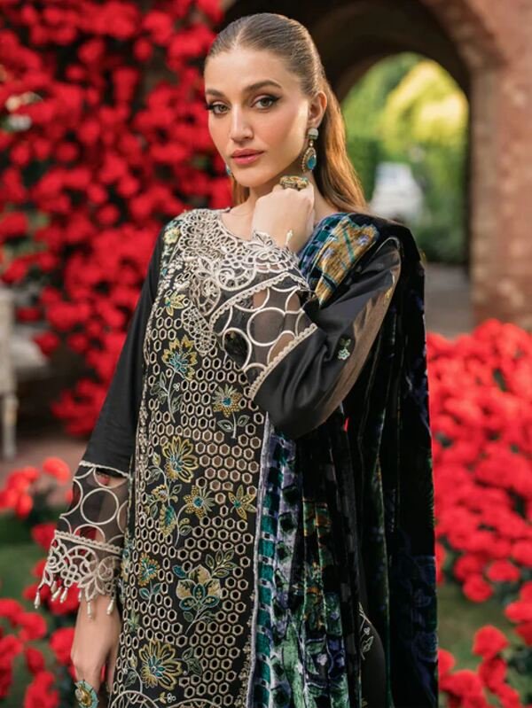 Mahnur Nazakat Embroidered Luxury Khaddar 3pc - A Statement of Elegance and Craftsmanship