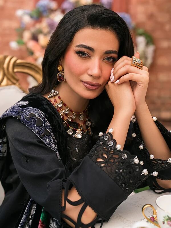 D-5_8 Mahnur Nazakat Embroidered Luxury Khaddar 3-Piece Suit - A True Winter Elegance