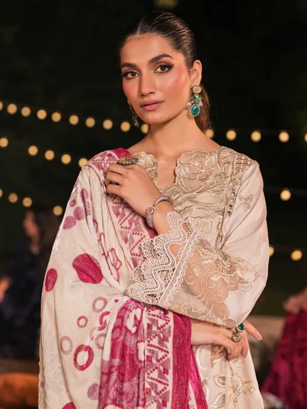 Mahnur Nazakat Embroidered Luxury Khaddar 3pc - Statement of Elegance SKU: M-NAZ-EMB-3PC-D8